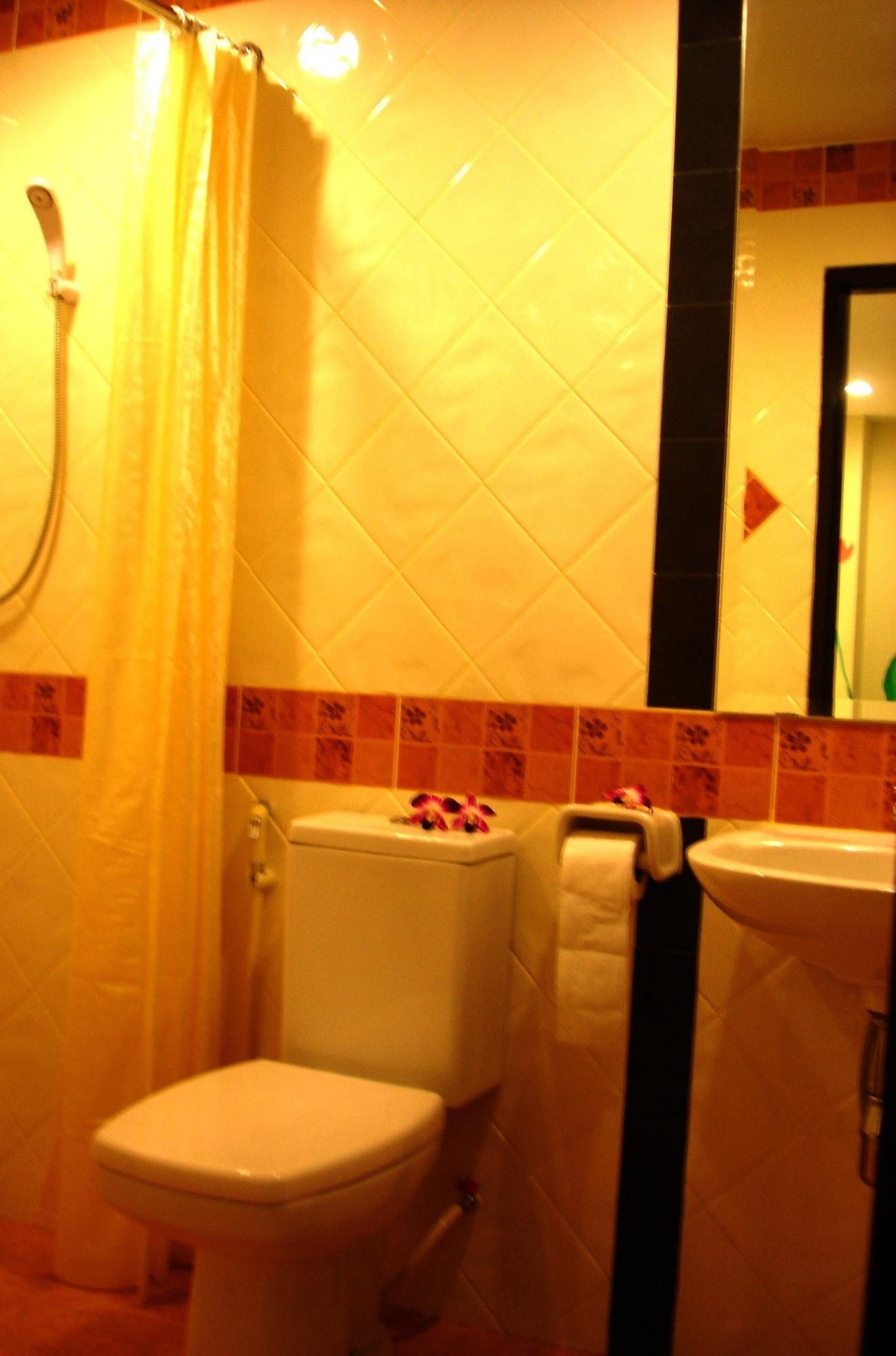 Hotel The Bang Khun Phrom Bangkok