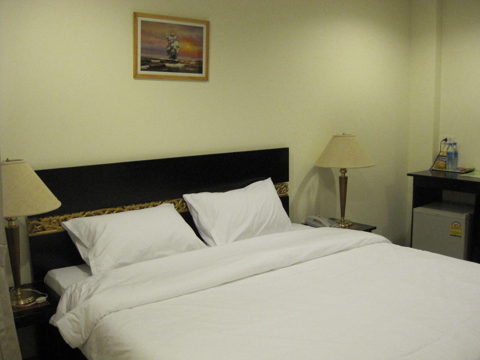 The Bang Khun Phrom 3* Bangkok