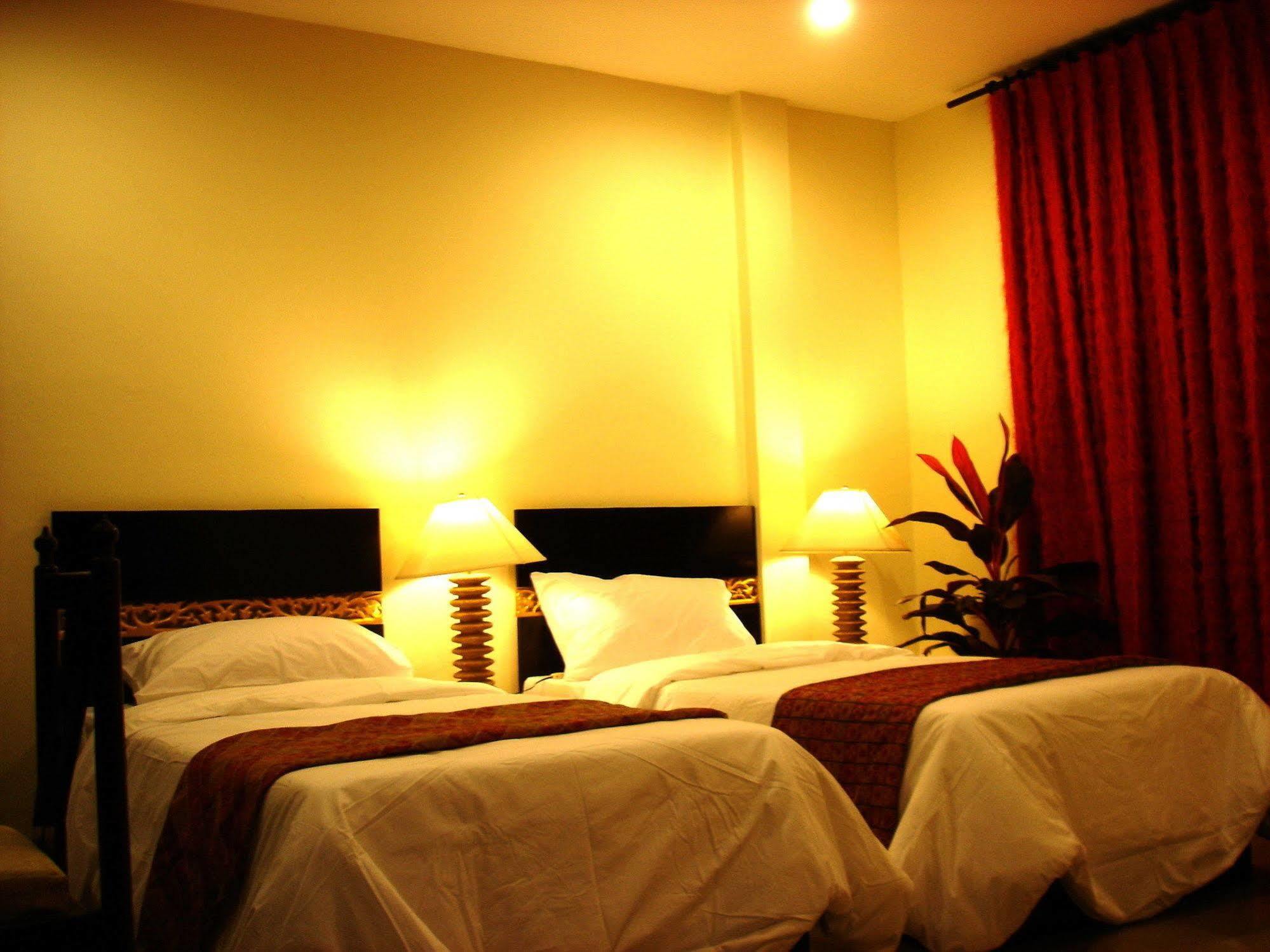 The Bang Khun Phrom 3*