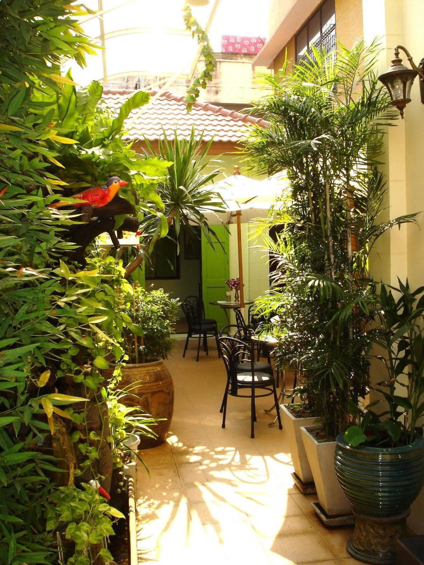 The Bang Khun Phrom 3*
